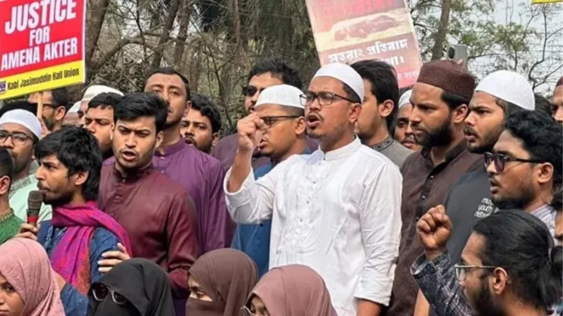 সারাদেশে মা-বোনদের ইজ্জত লুণ্ঠিত হচ্ছে : ডাকসু ভিপি