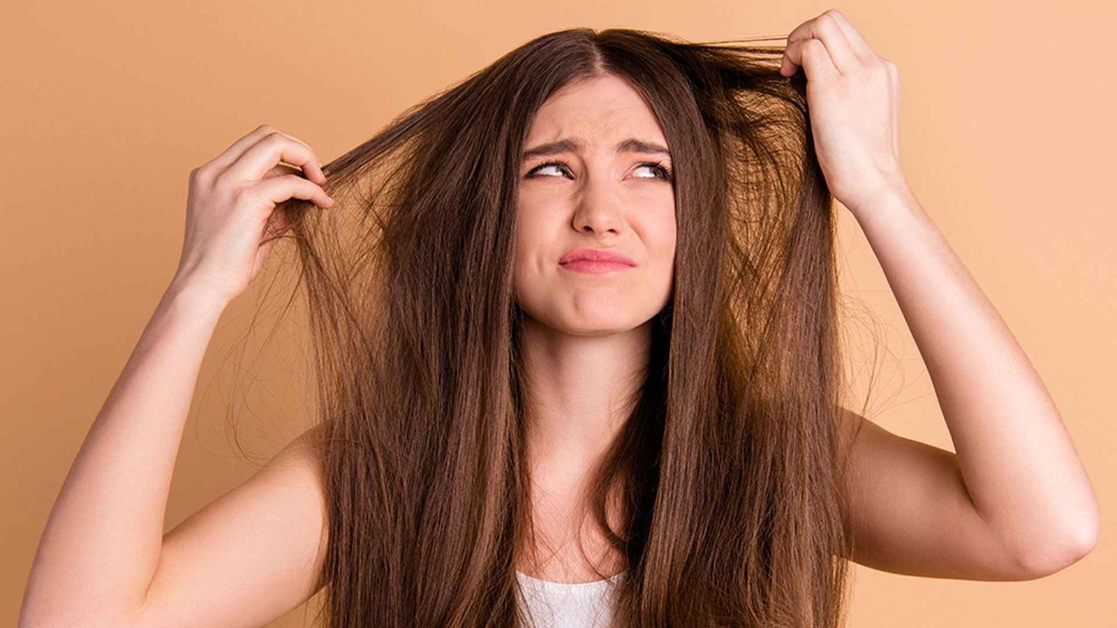 শীতে বাড়ে খুশকি, সমস্যা সমাধানে কী করণীয়