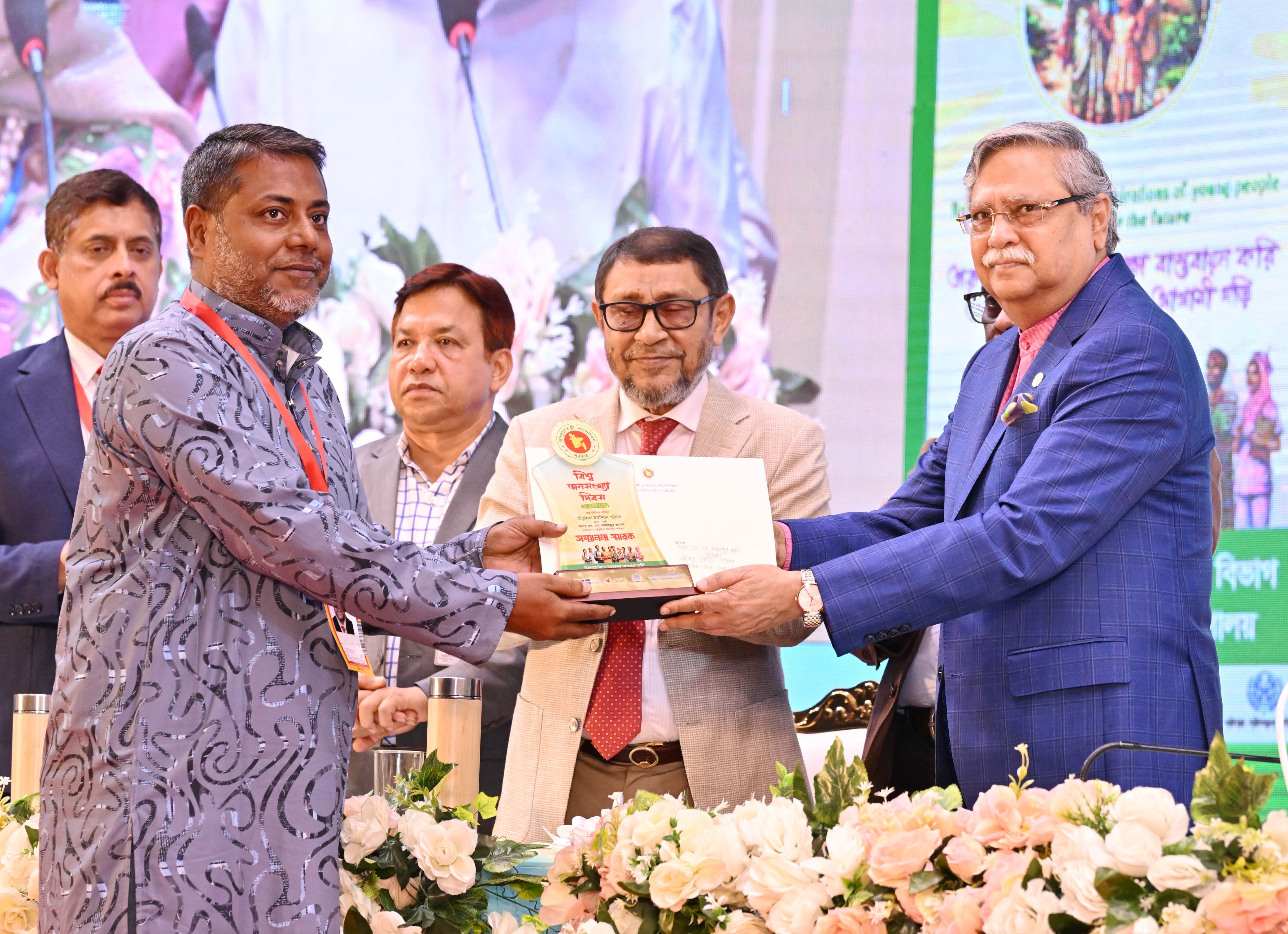 স্বাস্থ্যসেবা, নারী ও শিশু কল্যাণে দেশের শ্রেষ্ঠ ইউপি চেয়ারম্যান হলেন মান্দার মোখলেসুর রহমান কামরুল