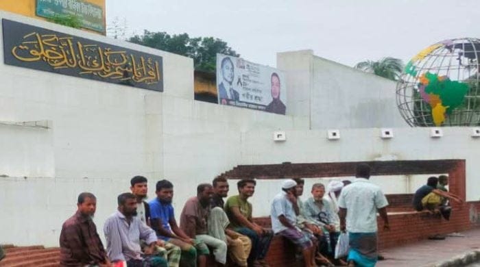 ভোলায় বসছে শ্রমিক কেনাবেচার হাট, দিনমজুরের মজুরি ৮০০ থেকে ১,০০০ টাকা।