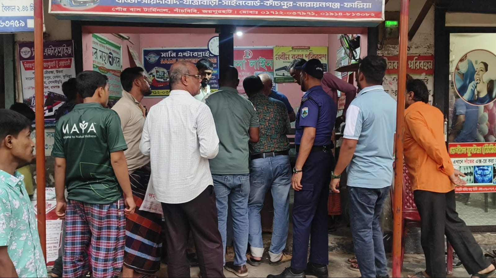 অতিরিক্ত ভাড়া আদায় ৫ পরিবহনকে ৪৫ হাজার ৫০০ টাকা জরিমানা