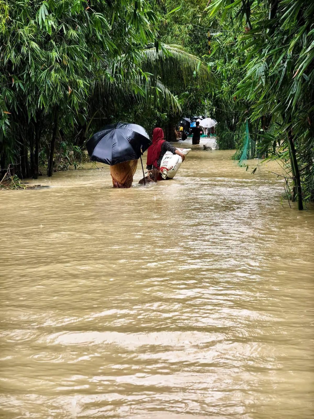 ভারী বর্ষণে কক্সবাজার জেলার ৭১ টি ইউনিয়ের মধ্যে ৬৯ টি ক্ষতিগ্রস্ত : প্রাণহানি ৩০