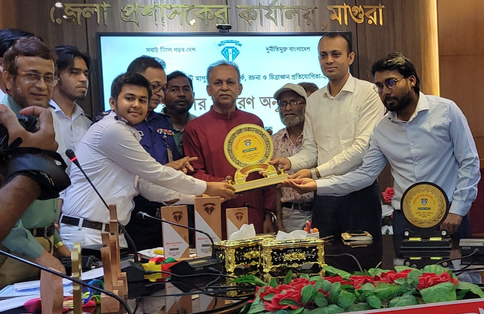 দুর্নীতি প্রতিরোধে সৃজনশীল আয়োজন