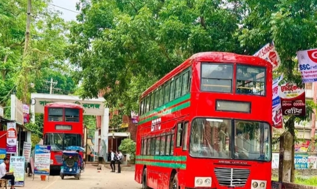 নারী শিক্ষার্থীদের যাতায়াতের নিরাপত্তা ও ভোগান্তি কমাতে বাস সার্ভিস চালু করলো সাভার সরকারি কলেজ।