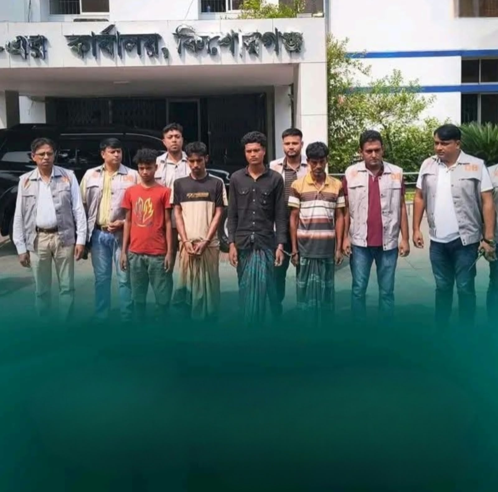 হোসেনপুরে নদী থেকে ৭৭টি হাড় উদ্ধার, গ্রেপ্তার ৪