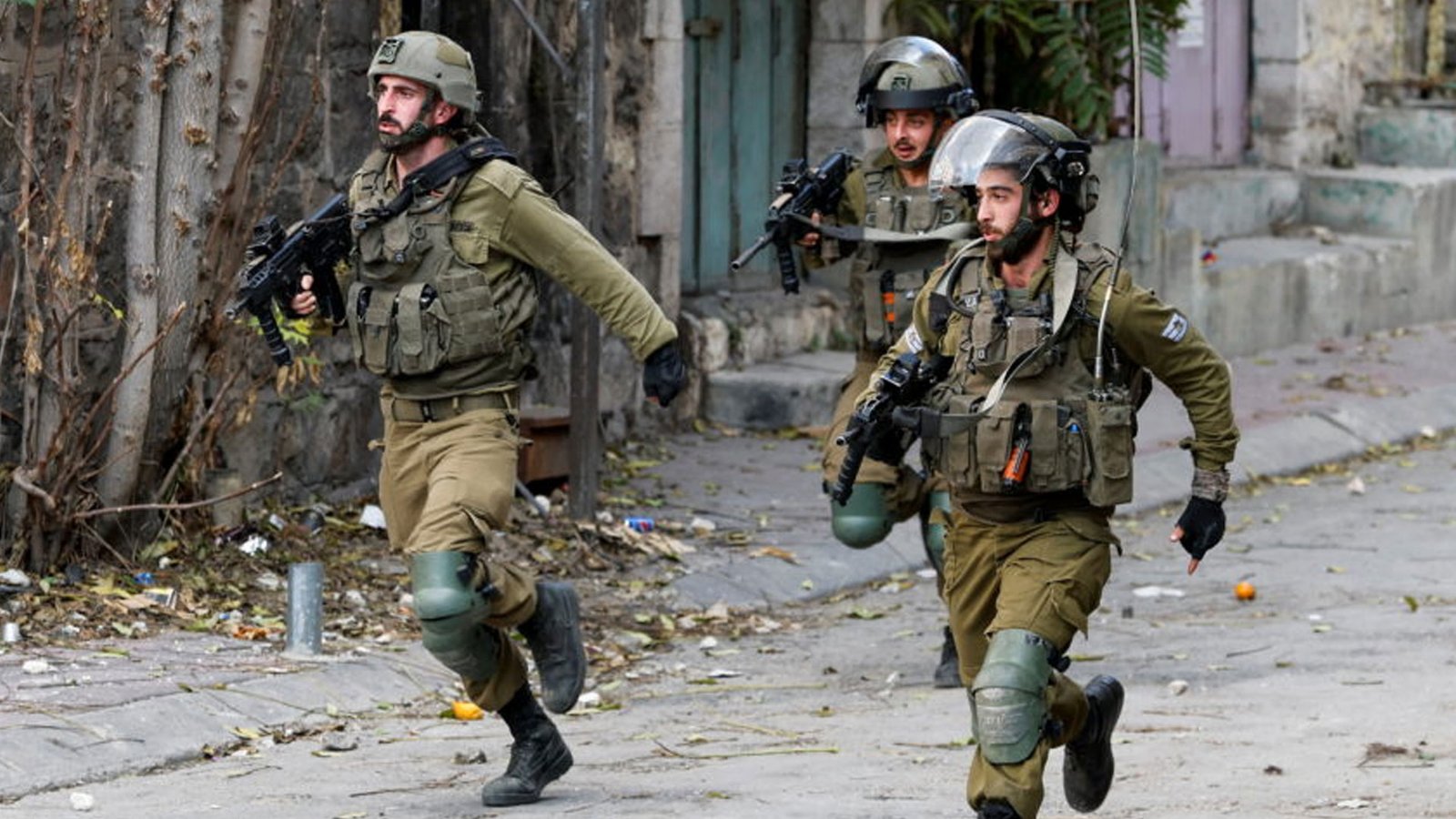 ইট ছোড়ায় গুলিতে প্রাণ ঝরল ফিলিস্তিনি কিশোরের