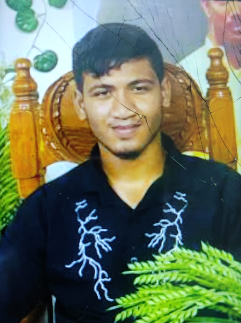 মাগুরায় স্ত্রীকে ভিডিও কলে রেখে যুবকের আত্মহত্যা