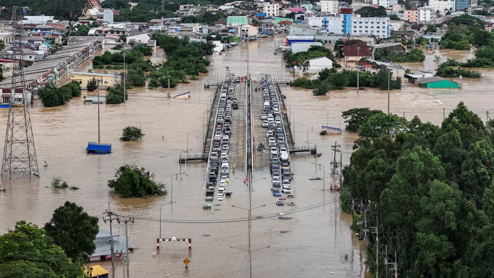 থাইল্যান্ড ও ইন্দোনেশিয়ায় ভয়াবহ বন্যা বহু প্রাণহানি