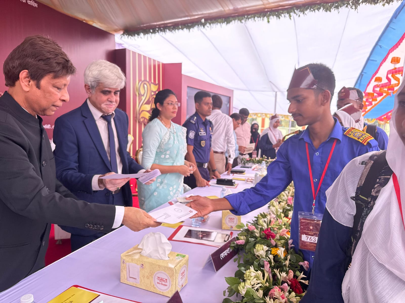 সিরাজগঞ্জে ৮৫২ শিক্ষার্থীকে বৃত্তি ও সম্মাননা