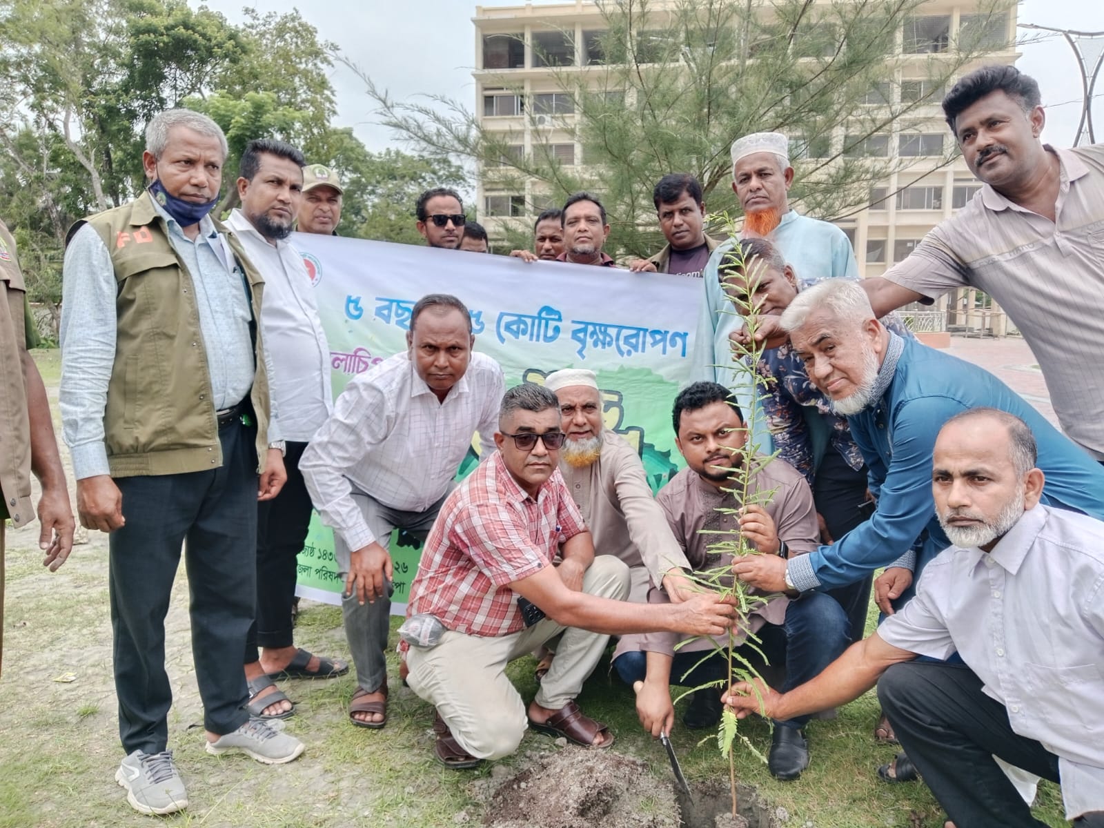 ৫ বছরে ২৫ কোটি বৃক্ষরোপণ কর্মসূচির উদ্বোধন গলাচিপায়