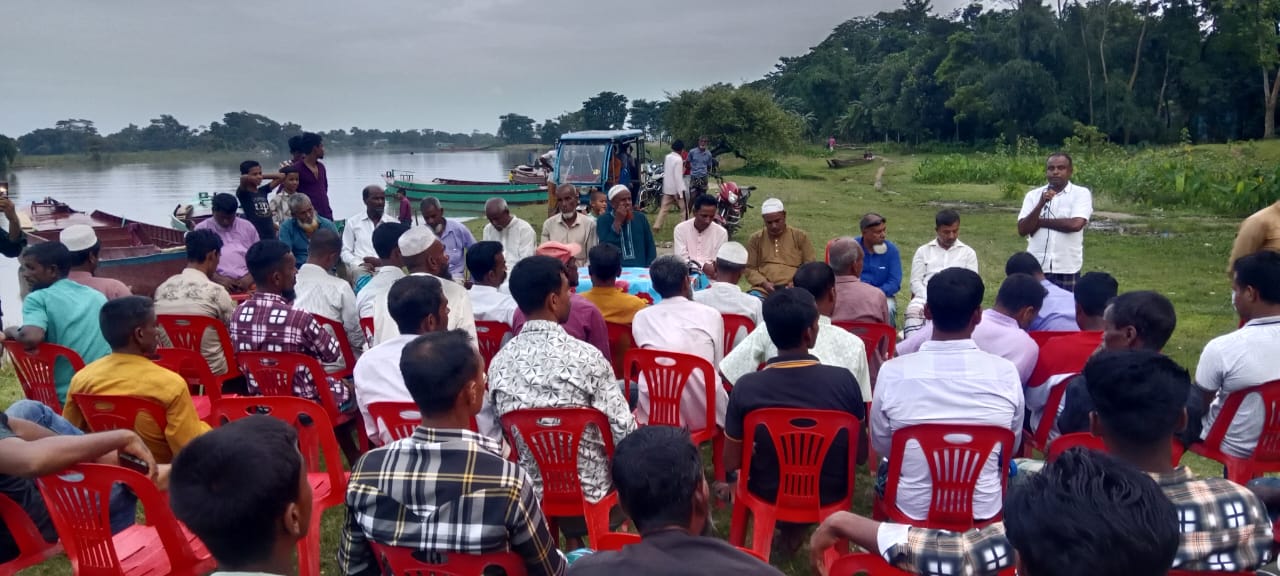 ভিটেমাটি রক্ষায় ছাতকে অবৈধ বালু উত্তোলন বন্ধের দাবিতে প্রতিবাদ সভা
