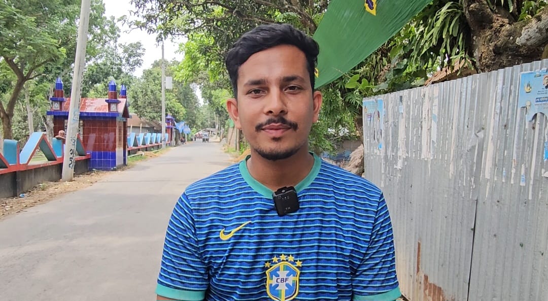 বিএনপি ক্ষমতায় এলেই বিশ্বকাপ জেতে ব্রাজিল—এবারও শিরোপার স্বপ্নে ৬০০ হাত পতাকা টানালেন সমর্থক