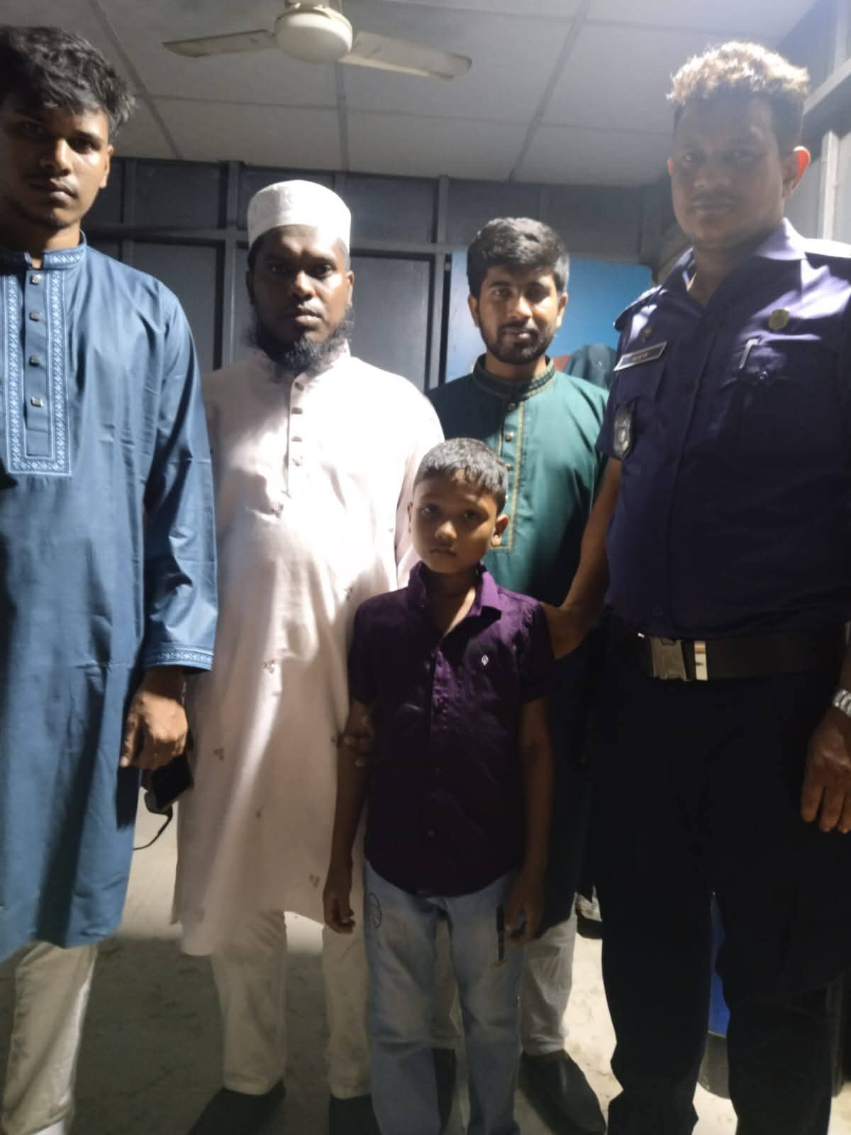 কুয়াকাটায় হারানো শিশু উদ্ধার প্রশংসায় ট্যুরিস্ট পুলিশ