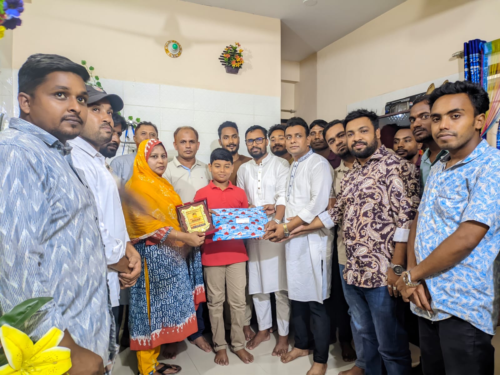 রাজারহাটে জাতীয় পর্যায়ে ৩য় স্থান অর্জনকারী তাহসিন আবরার জারিফকে ছাত্রদলের সংবর্ধনা