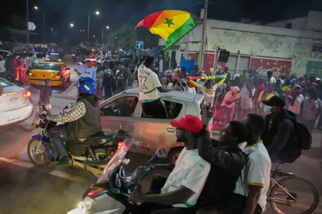 মরক্কো ও সেনেগালের পথে পথে উৎসবের আমেজ