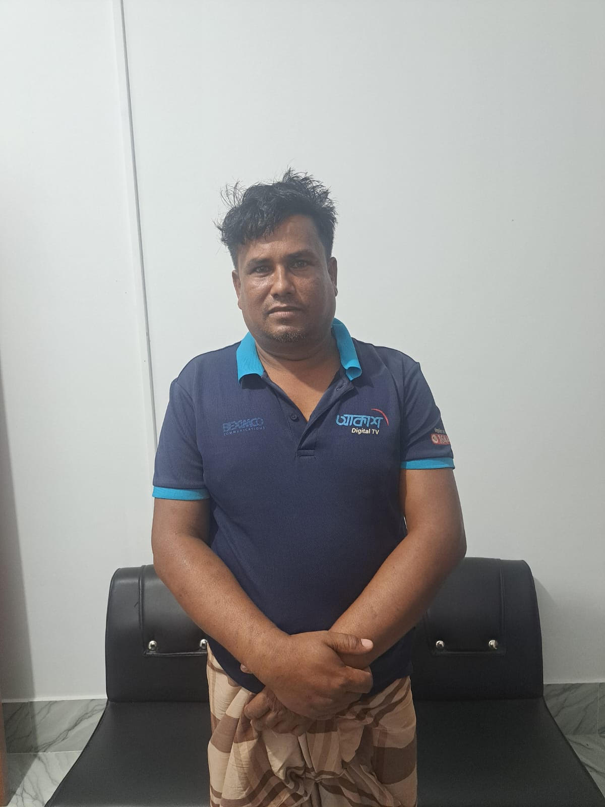 গোয়ালন্দে গাঁজাসহ মাদক কারবারি সুলতান জনতার হাতে ধরা, পুলিশে সোপর্দ