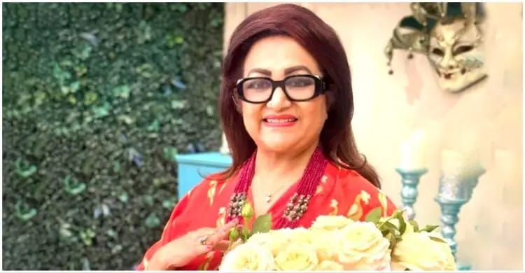 একুশে পদক পাওয়ায় অভিনেত্রী ববিতাকে সম্বর্ধনা।
