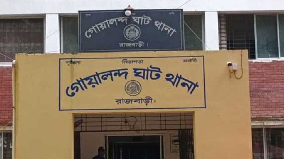 রাজবাড়ীেত প্রেমের ফাঁদে ফেলে স্কুলছাত্রীকে সংঘবদ্ধ ধর্ষণের অভিযোগ
