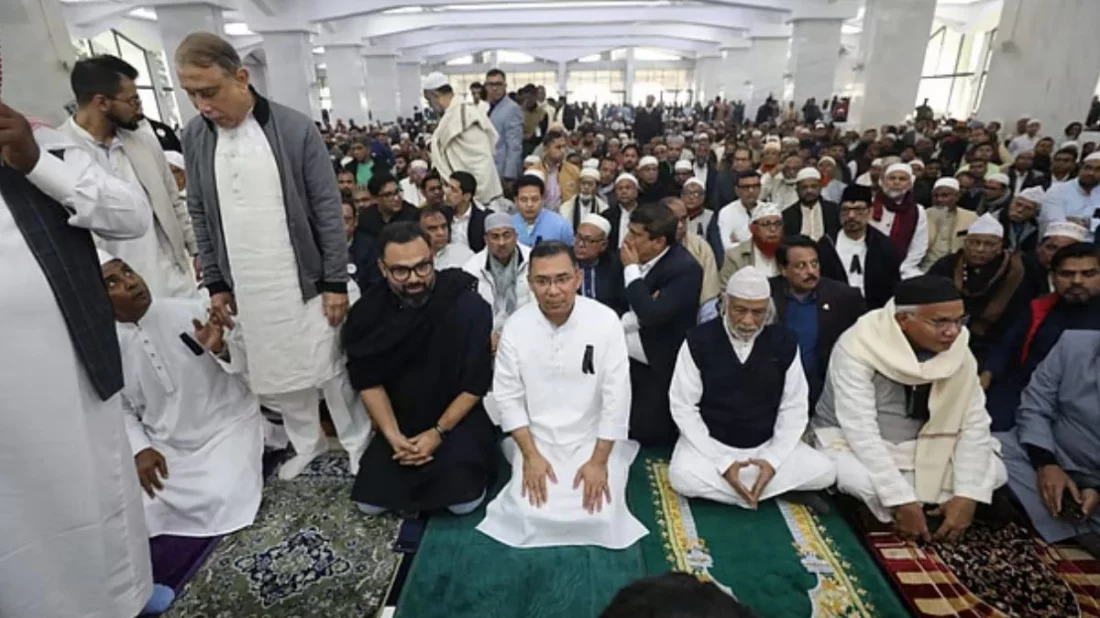 খালেদা জিয়ার আত্মার মাগফিরাত কামনায় মিলাদ মাহফিল, অংশ নিয়েছেন তারেক রহমান