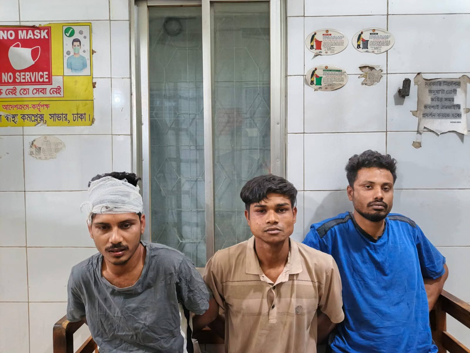 সাভারে যাত্রীবেশে অটোরিকশা ছিনতাইকালে ৩ সদস্যের চক্র আটক,দুই চাকু উদ্ধার।