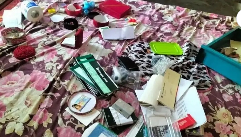 ভালুকায়  ডাকাতি মালামাল লুট