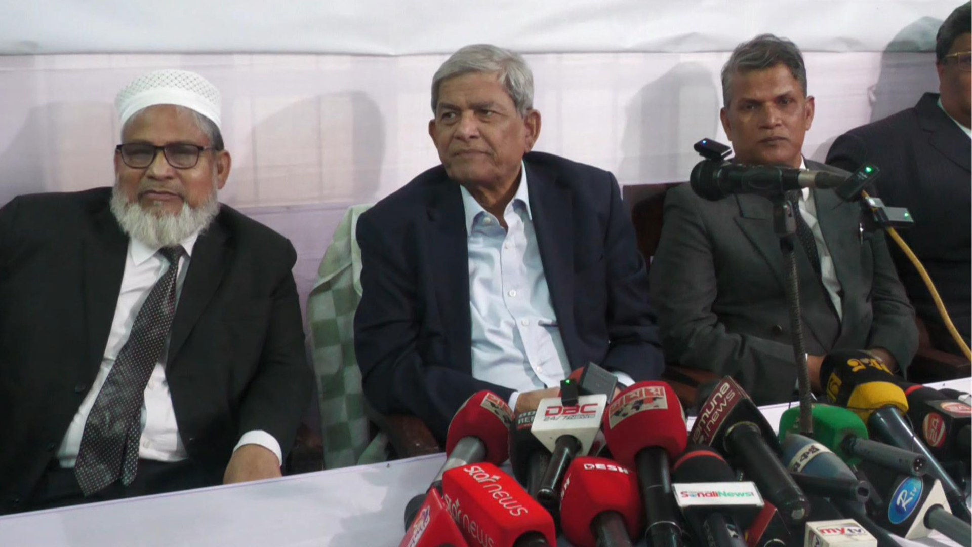 আমরা আশাবাদী কোনো ঝামেলা ছাড়াই নির্বাচন হবে মির্জা ফখরুল