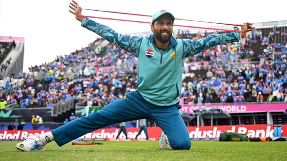আইপিএল খেলার লোভে বিপাকে আমির