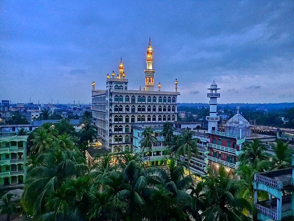 আদর্শ জাতি গঠনে কওমী মাদ্রাসার গুরুত্ব ও অবদান
