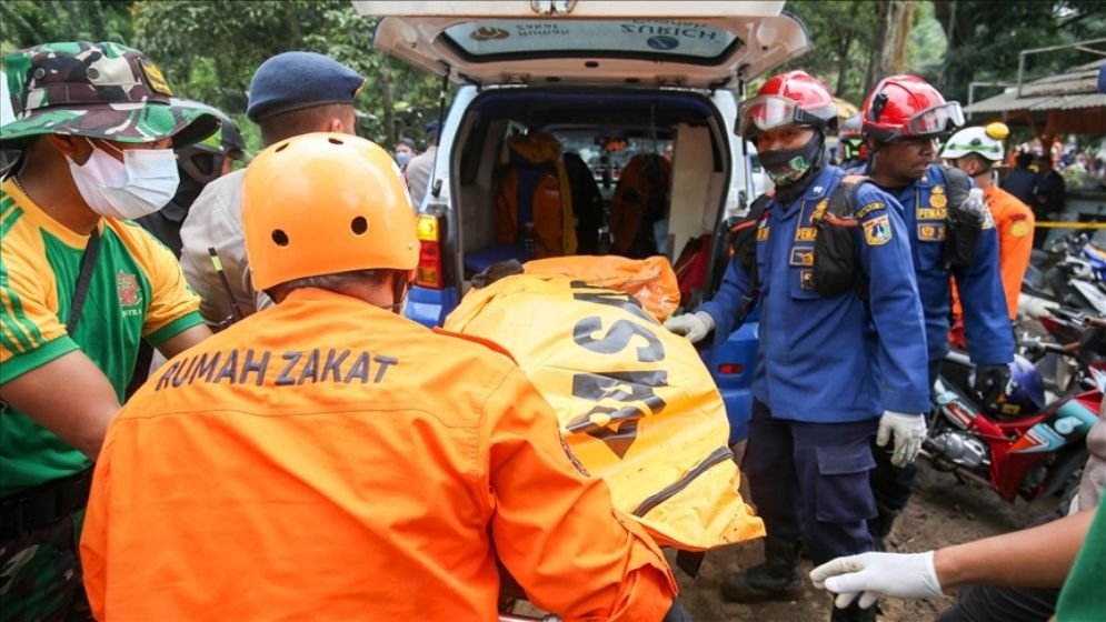 ইন্দোনেশিয়ায় ৬.১ মাত্রার ভয়াবহ ভূমিকম্প ইন্দোনেশিয়ায় ৬.১ মাত্রার ভয়াবহ ভূমিকম্প