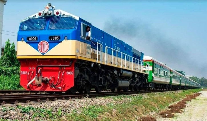 ভৈরবে ট্রেনের বগি লাইনচ্যুত, ভোগান্তিতে যাত্রীরা