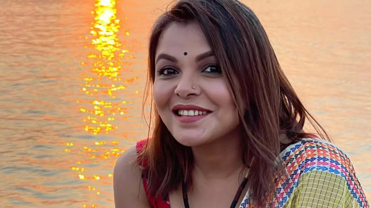 কাকে উদ্দেশ্য করে উপদুষ্টু বললেন অভিনেত্রী শাওন।
