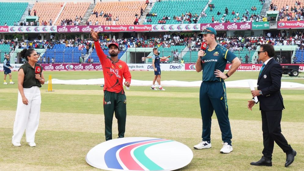 টস জিতল অস্ট্রেলিয়া, বোলিংয়ে বাংলাদেশ