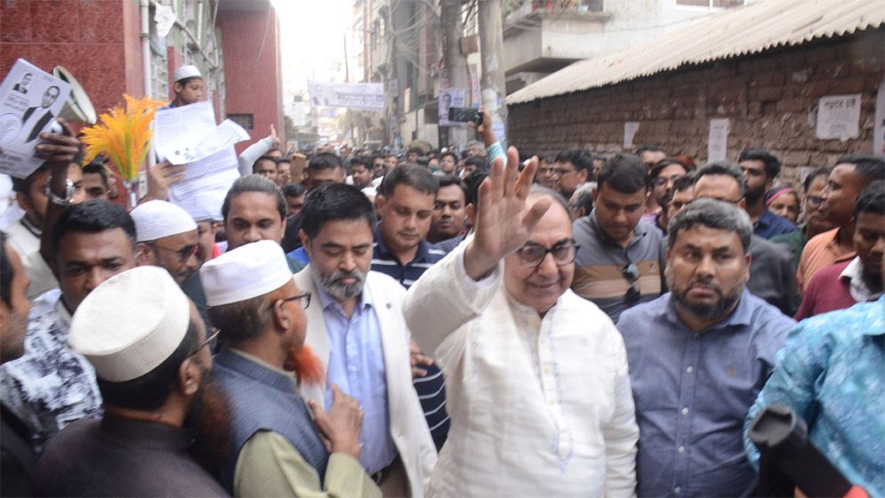 চা খাওয়ার দাওয়াত দিয়েছি, এটিও নাকি হুমকি: মির্জা আব্বাস