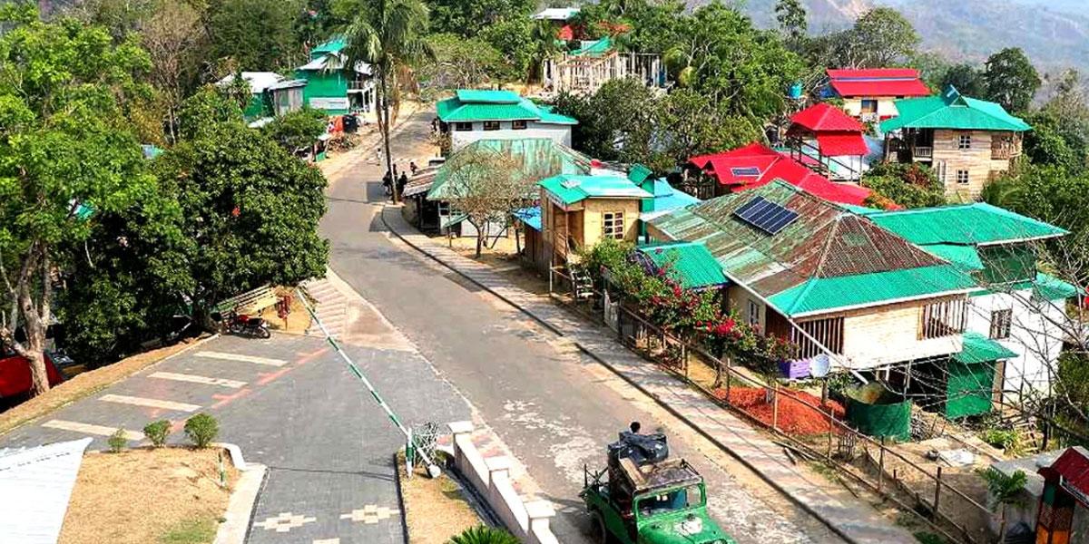 সাজেকে পর্যটক ও আইনশৃঙ্খলা রক্ষাকারী বাহিনীর ওপর ইউপিডিএফের গুলিবর্ষণ: সেনাবাহিনী ও পুলিশের সহায়তায় তিন হাজার পর্যটক উদ্ধার