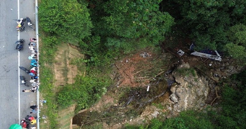 কলম্বিয়ায় বাস দুর্ঘটনায় নিহত ১৭, আহত ২০