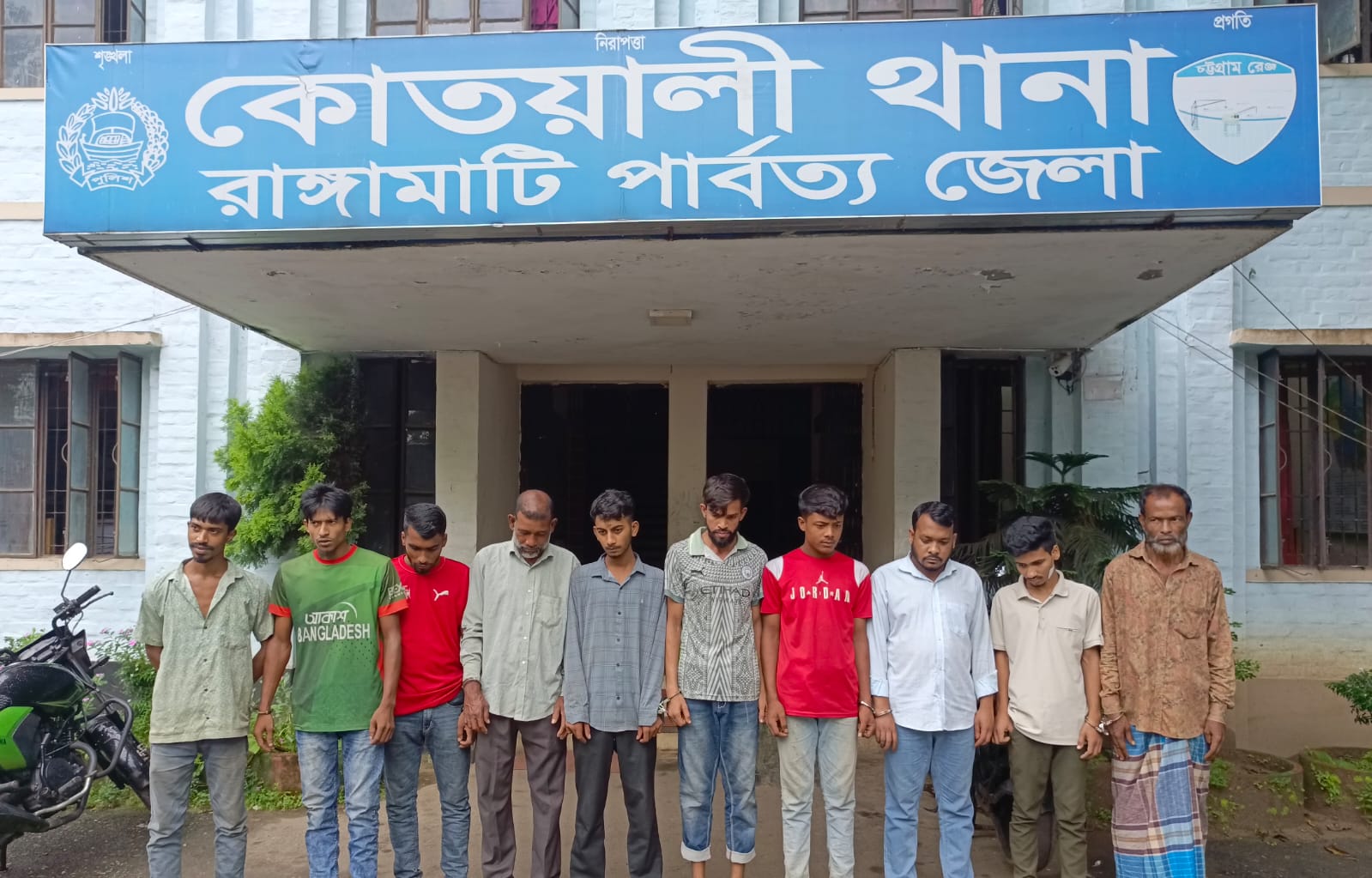 ডাকাতি ও ধর্ষণ মামলার আসামি, মাদক কারবারি ও মাদকসেবী রয়েছে তালিকায়