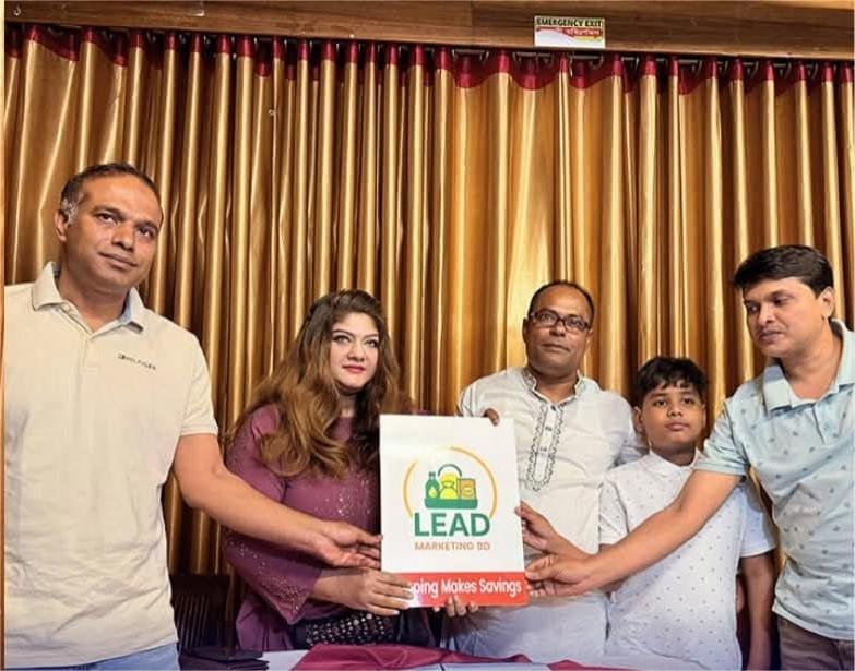 নতুন পরিচয়ে অনেক দিন পর প্রকাশ্যে এলেন অভিনেত্রী মুনমুন।