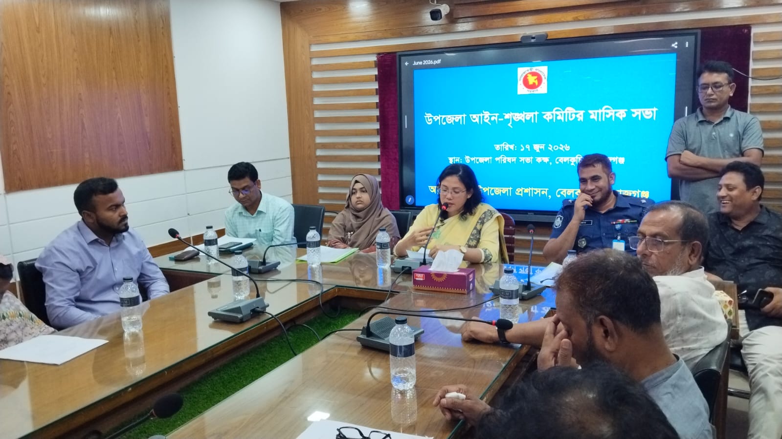 এক শিক্ষক, একাধিক প্রতিষ্ঠান এক শিক্ষক, একাধিক প্রতিষ্ঠান