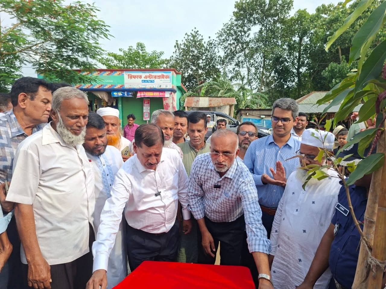 মঠখোলায় যাত্রী ছাউনি নির্মাণে ভিত্তিপ্রস্তর স্থাপন, এলাকাবাসীর মাঝে স্বস্তি।