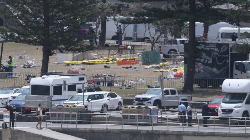 অস্ট্রেলিয়ায় বাবা-ছেলের বন্দুক হামলায় নিহত বেড়ে ১৫