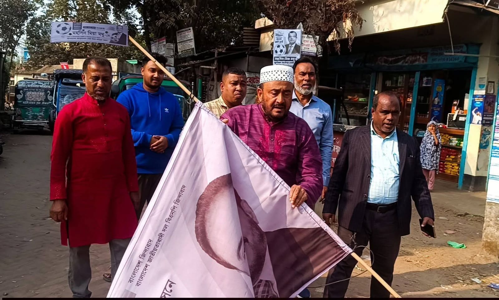 শ্রীমঙ্গলে পোস্টার অপসারণে মাঠে নবনির্বাচিত এমপি মুজিবুর রহমান