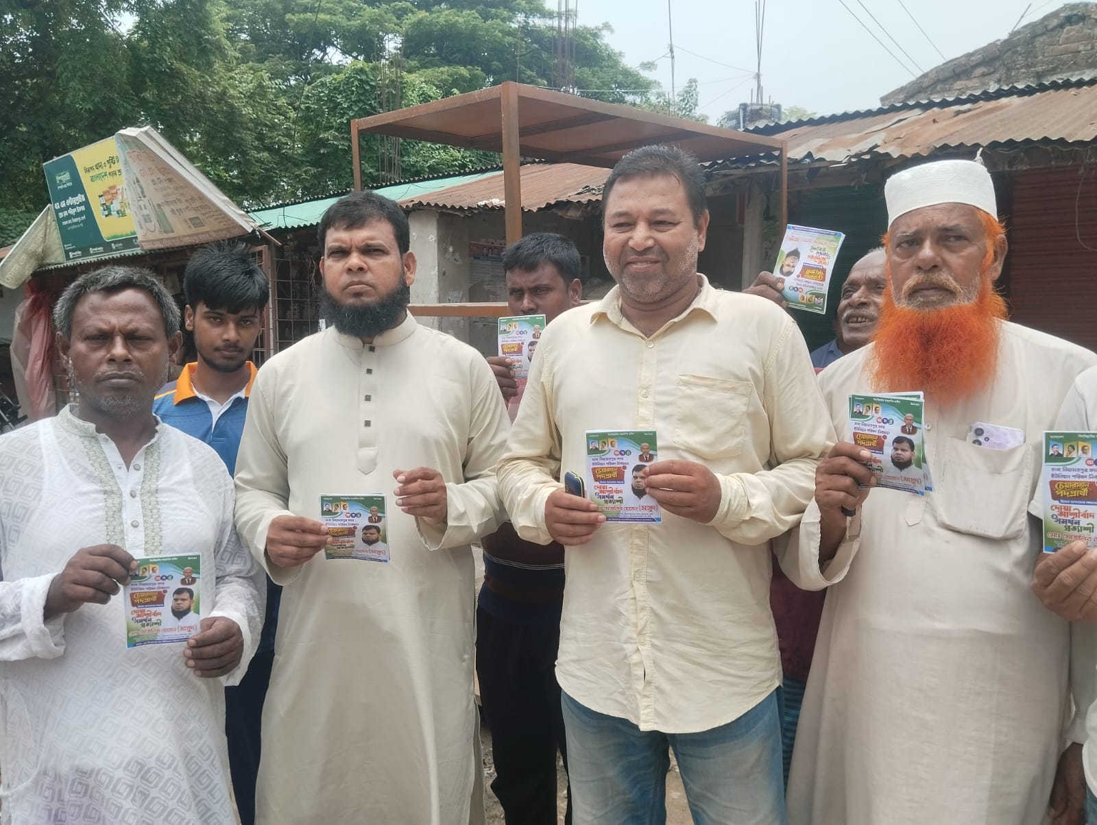 নিয়ামতপুর সদর ইউনিয়নের চেয়ারম্যান হিসাবে গণসংযোগে ব্যস্ত সময় পার করছেন মোত্তালিব হোসেন মাসুদ