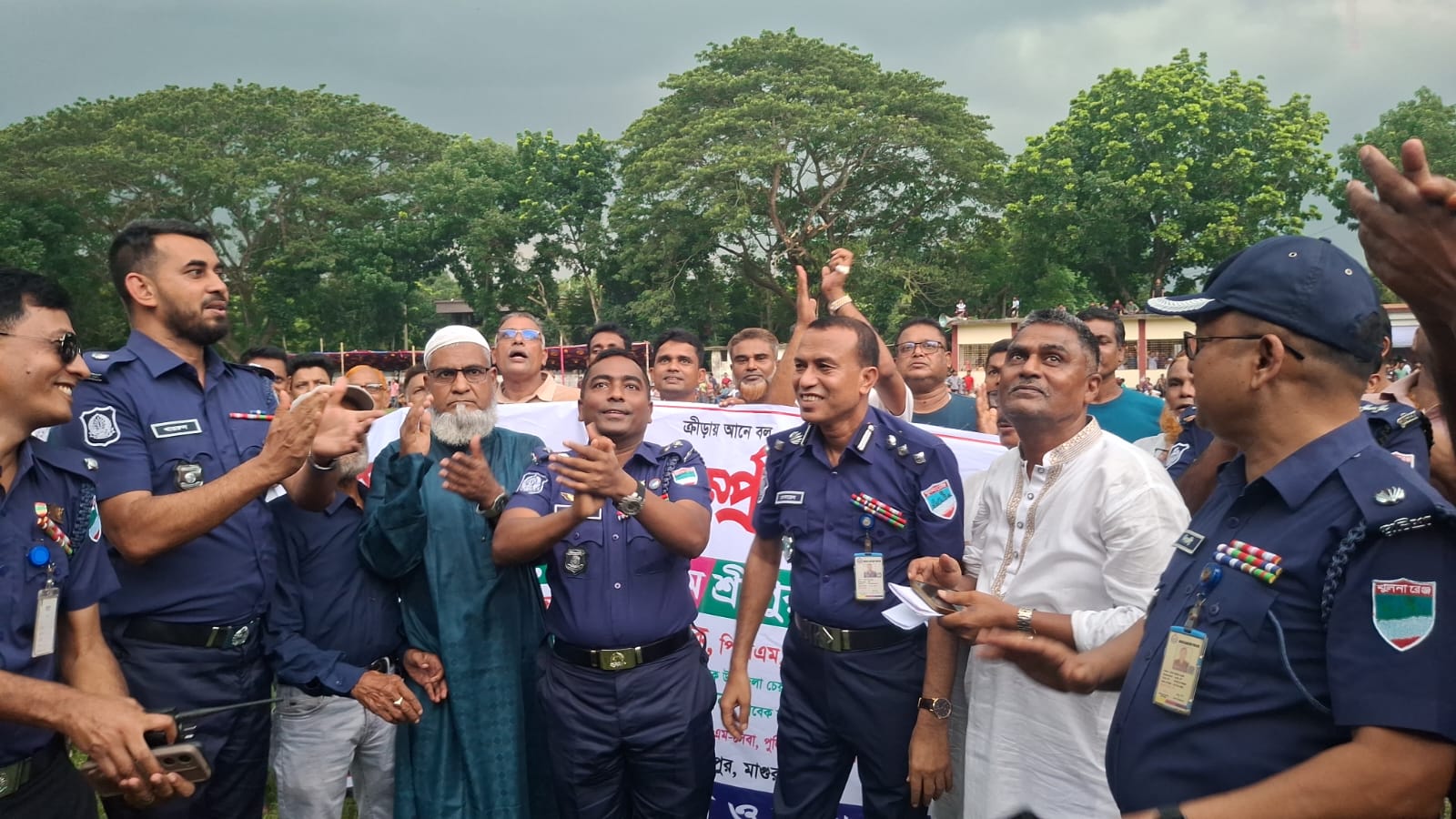 মাগুরা শ্রীপুরে পুলিশ সুপার কাপ সম্প্রীতির ফুটবল ম্যাচ অনুষ্ঠিত