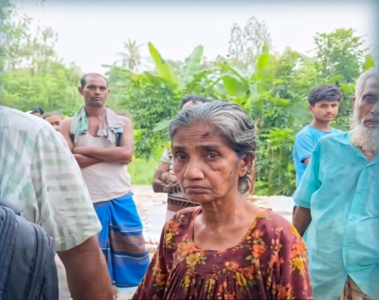 হরিরামপুরে ভারসাম্যহীন মেয়ে ব'টি দিয়ে কু'পিয়ে হ'ত্যা করল ৯৮ বছরের বৃদ্ধ মাকে।