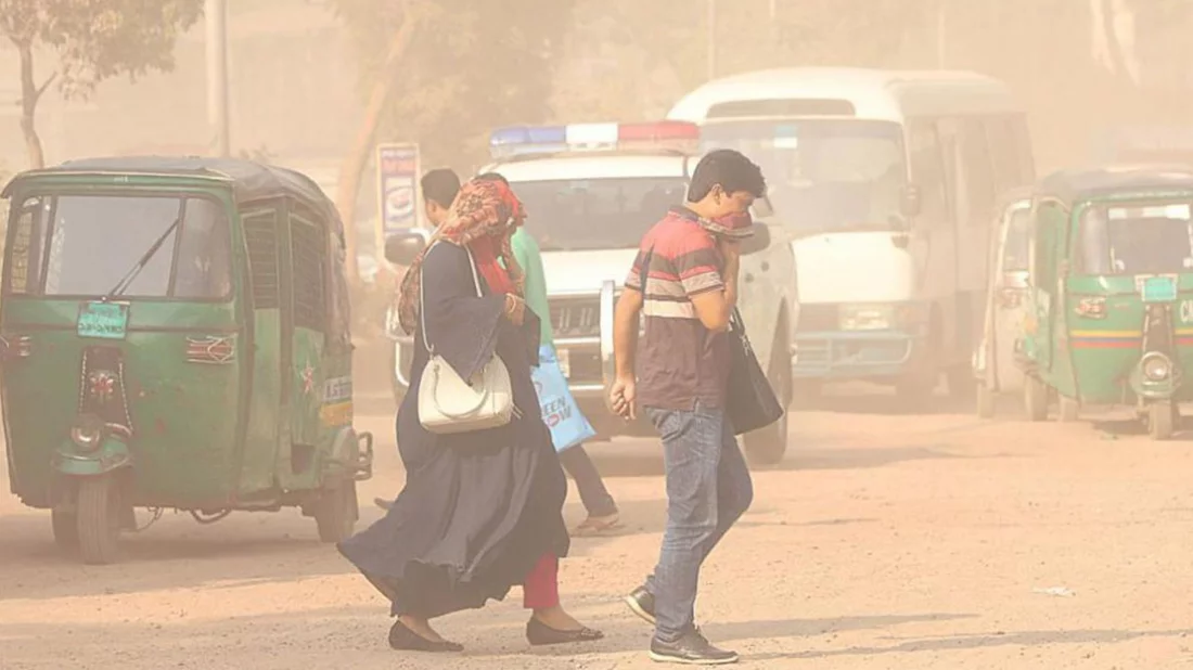 দূষণের দিক থেকে বিশ্বের শীর্ষ নগরীগুলোর মধ্যে ঢাকা দ্বিতীয়।