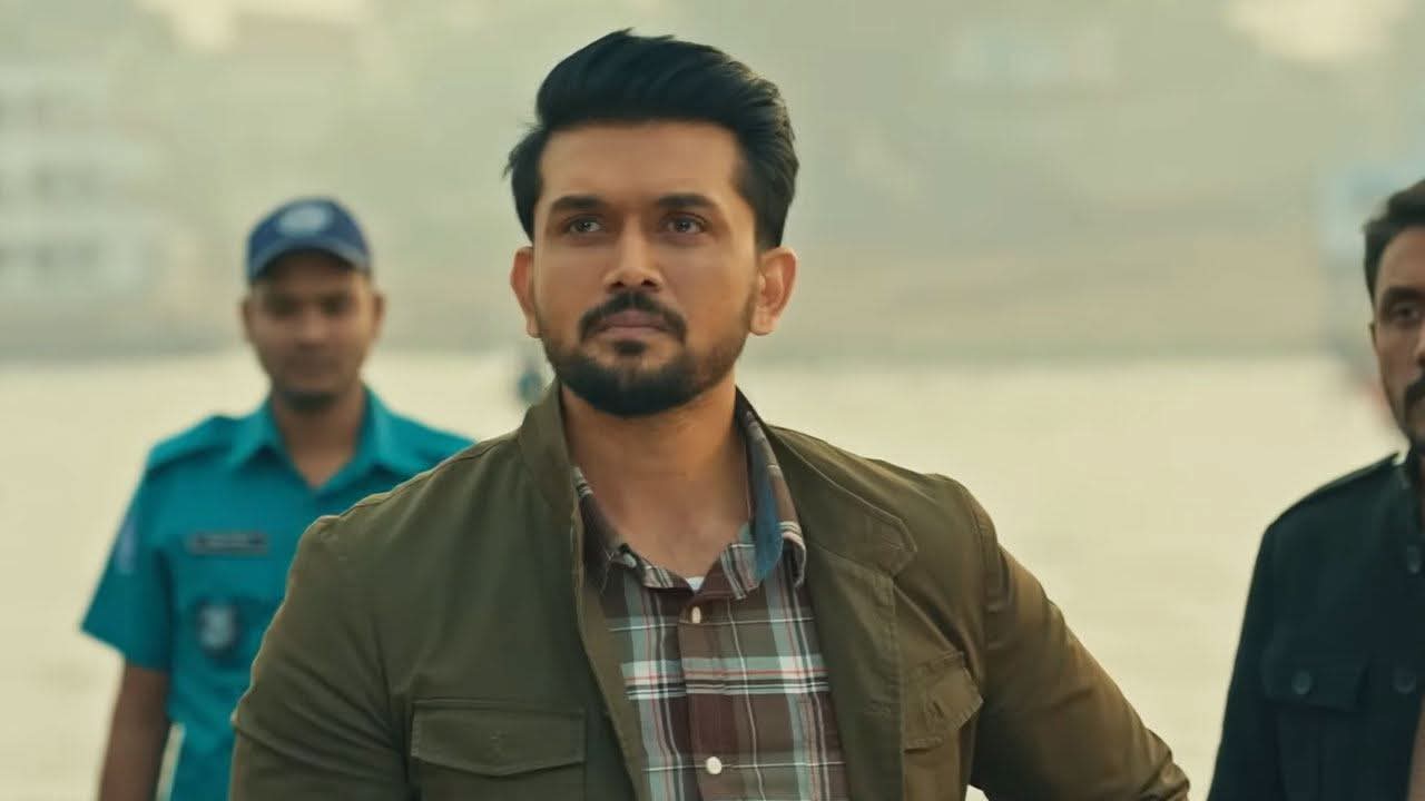 কলকাতার ভাষায় ডাবিং করা শুভর নীলচক্র হয়ে গেল চক্রব্যূহ।