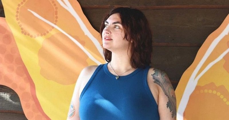 অভিনেত্রী ও গায়িকাকে গুলি করে হত্যা