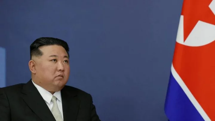 উত্তর কোরিয়ায় ক্ষেপণাস্ত্র উৎপাদন বাড়ানোর নির্দেশ কিমের