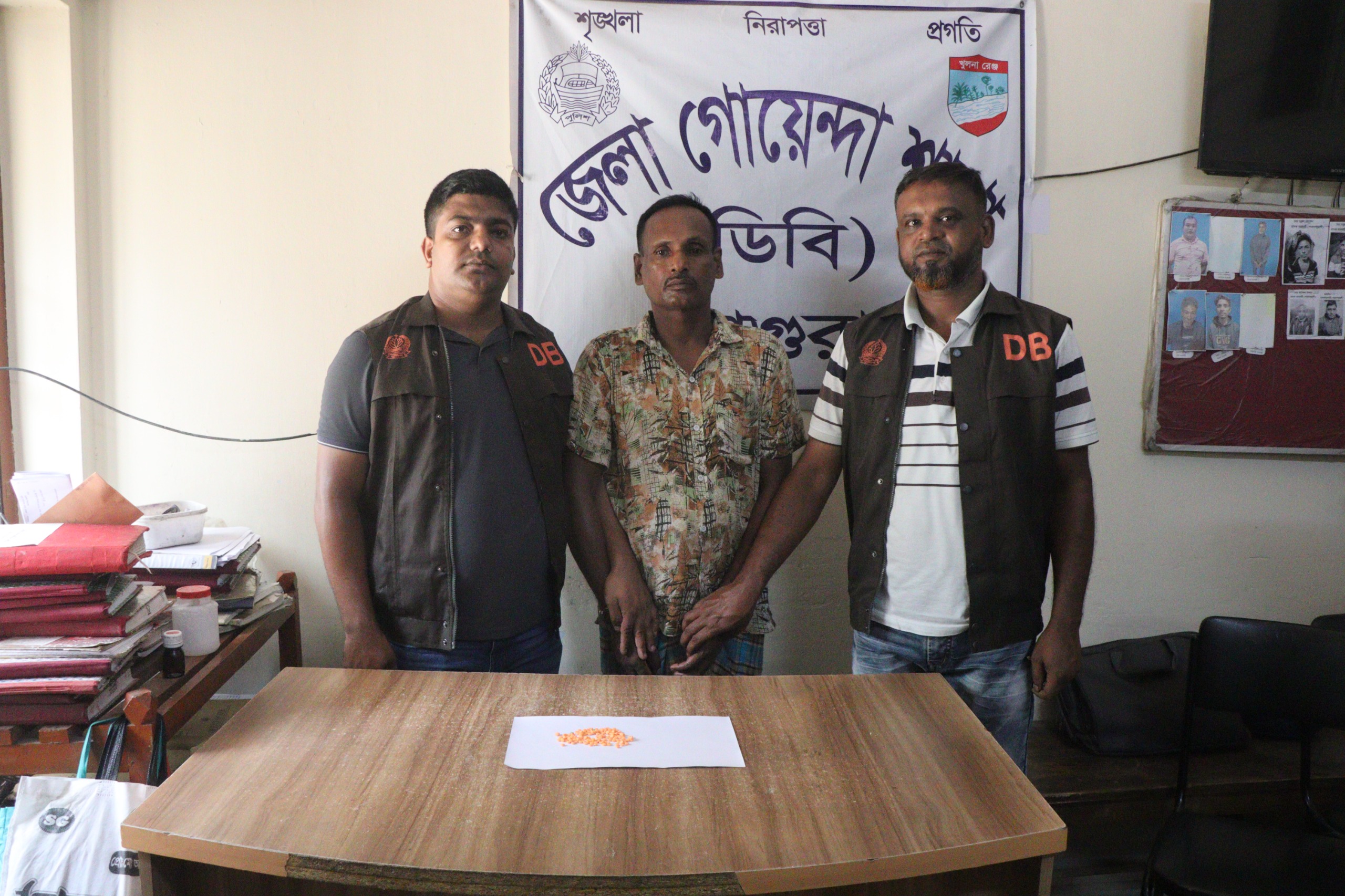 ১৪৭ পিস ইয়াবাসহ গ্রেফতার