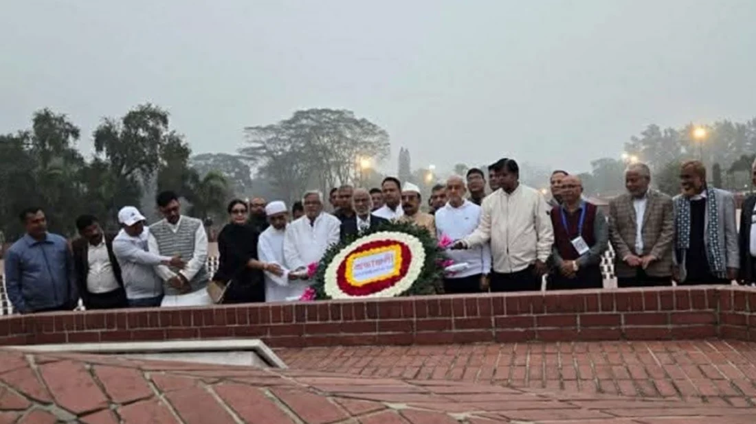 নিয়ম মেনে জাতীয় স্মৃতিসৌধে তারেক রহমানের পক্ষে শ্রদ্ধা নিবেদন
